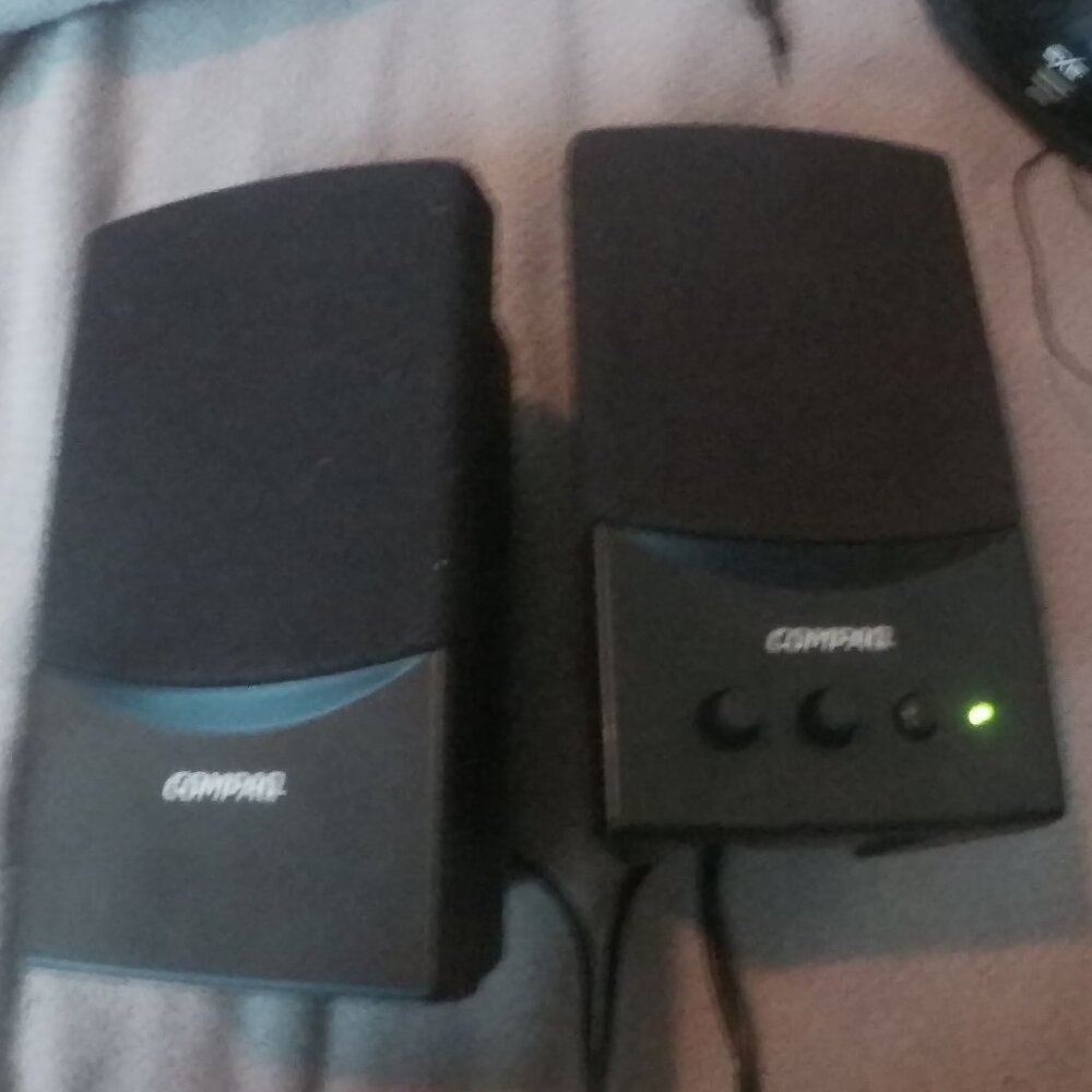 Compaq FLC Presario Black Wired Computer Speaker System